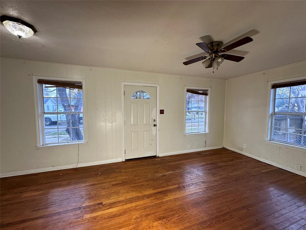 Vought Manor 01 - Residential