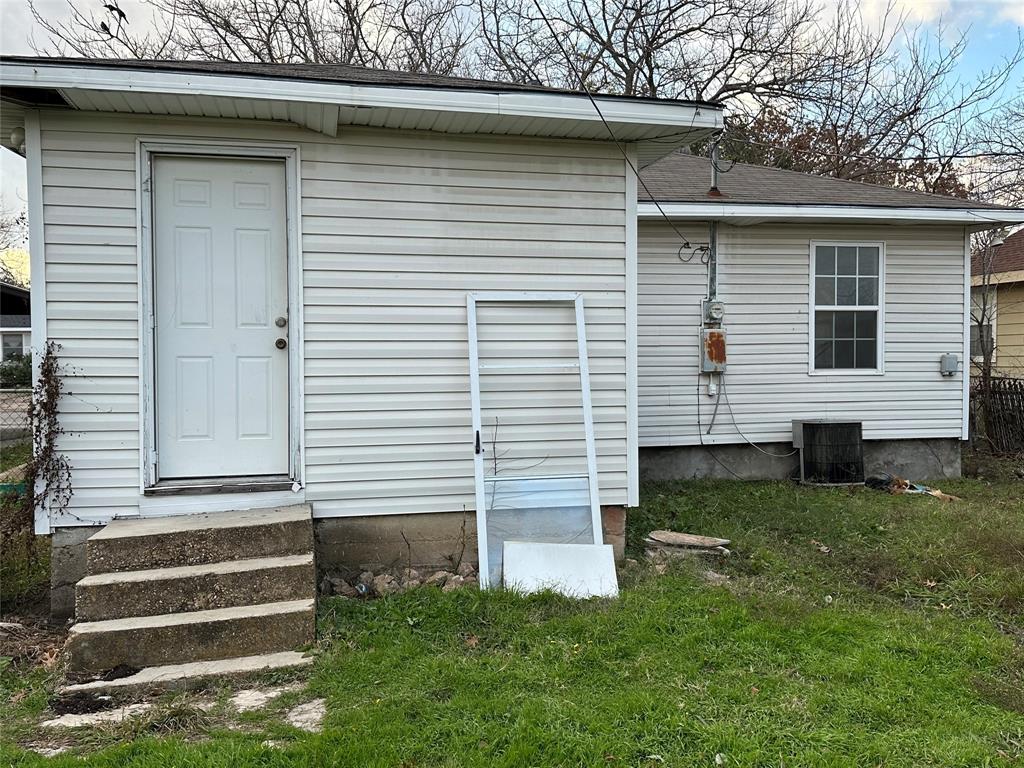 Vought Manor 01 - Residential