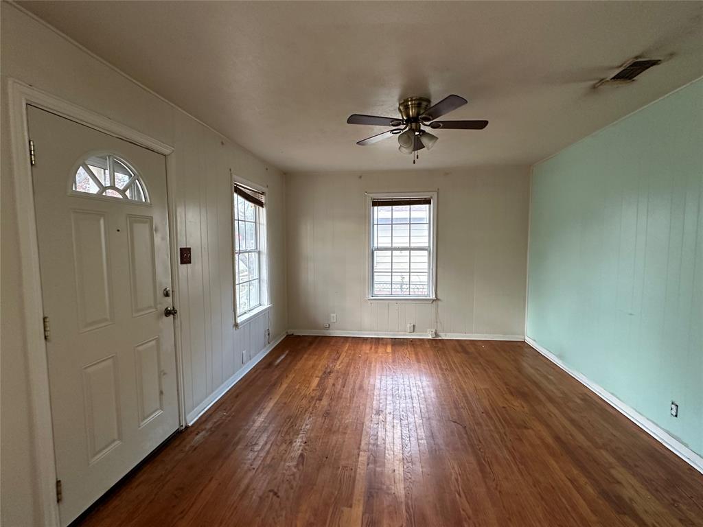 Vought Manor 01 - Residential