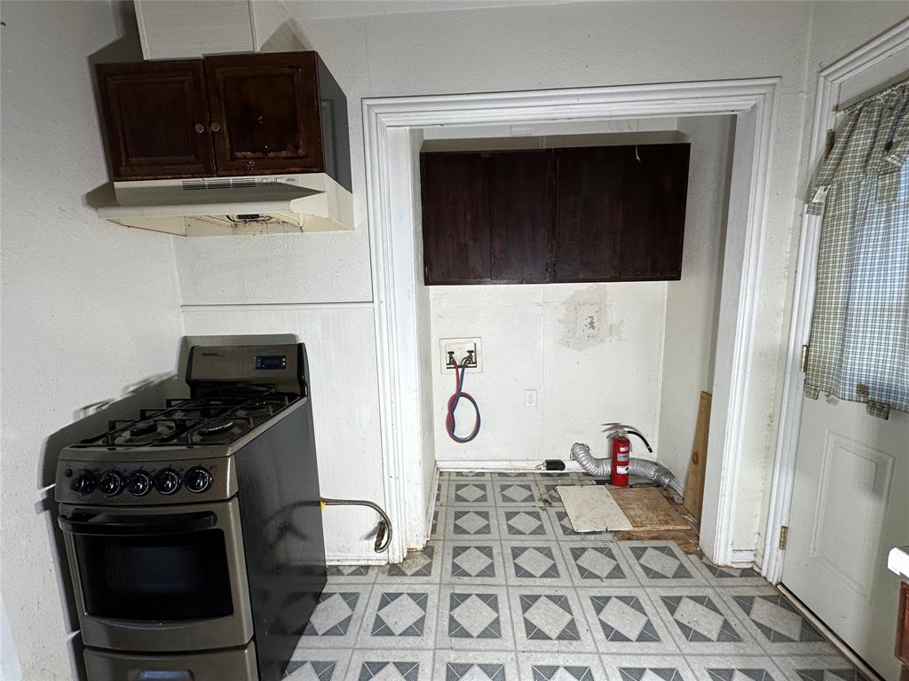 Vought Manor 01 - Residential