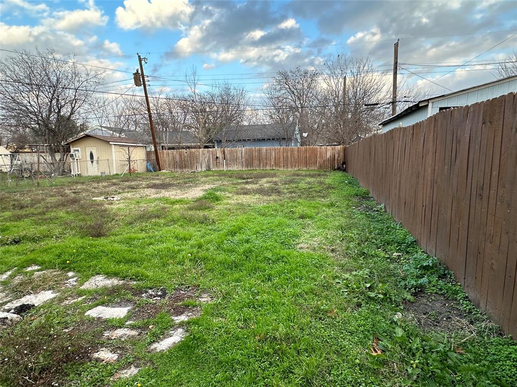 Vought Manor 01 - Residential