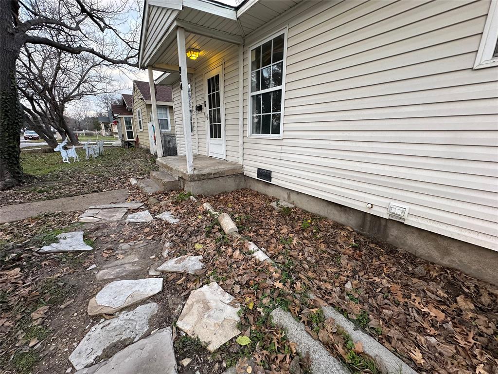 Vought Manor 01 - Residential