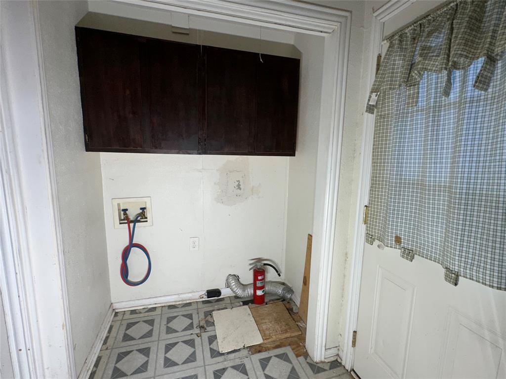 Vought Manor 01 - Residential