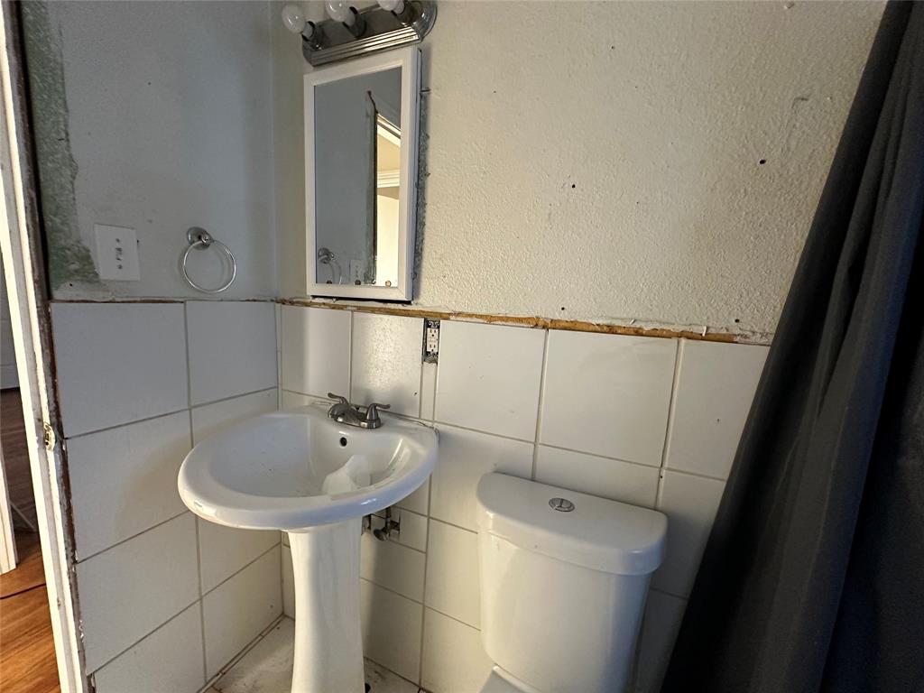 Vought Manor 01 - Residential