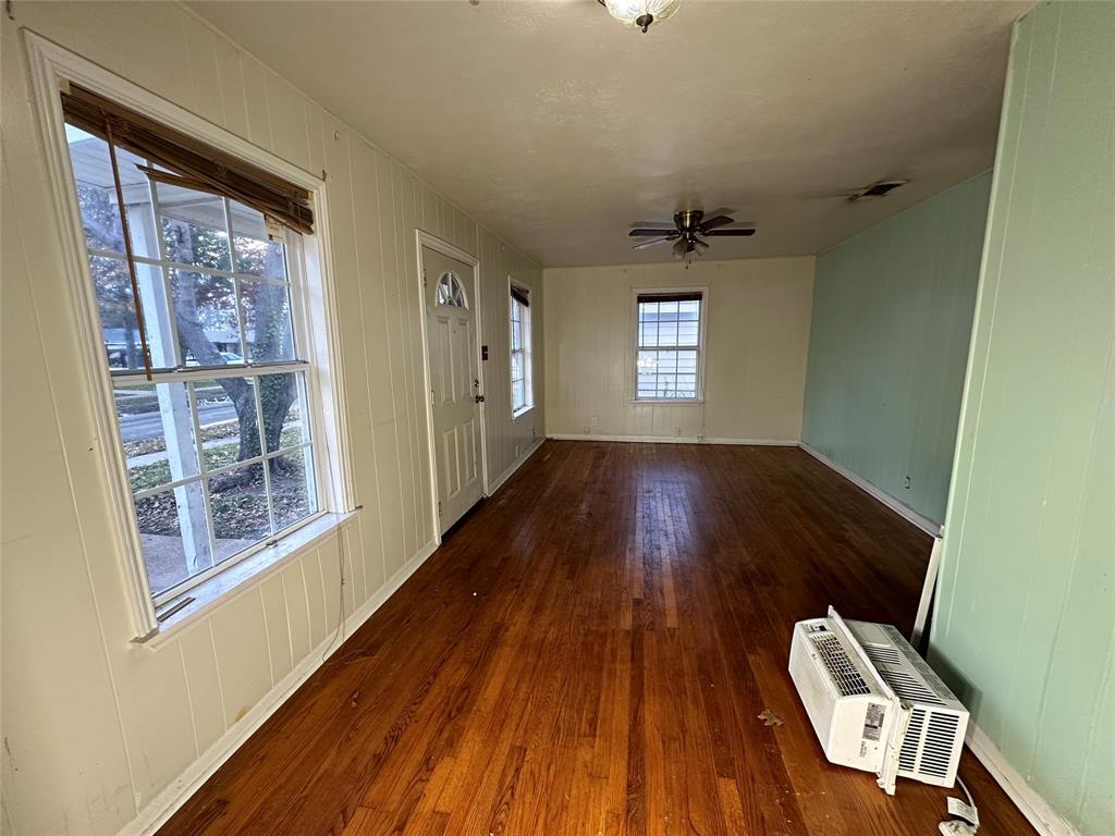 Vought Manor 01 - Residential