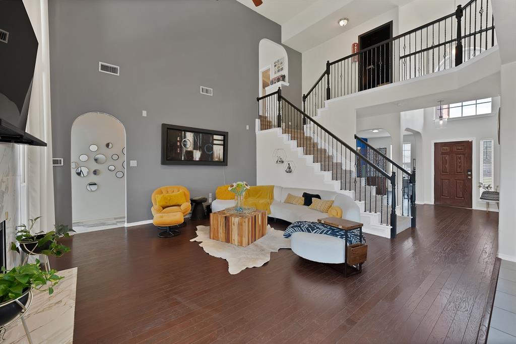 1123 Crest Ridge Drive