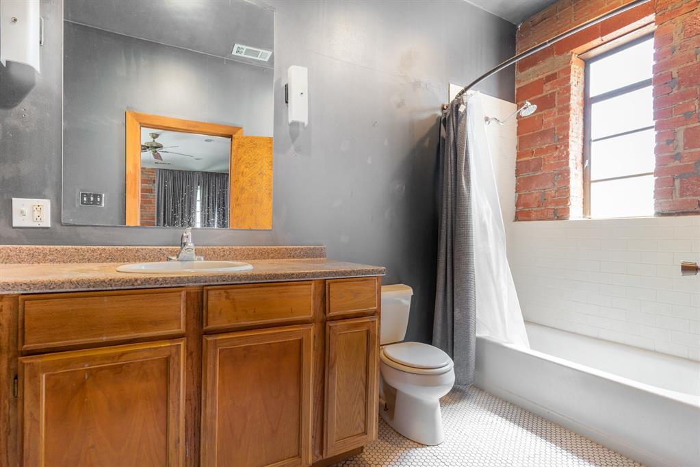 A K Lucas Homestaed - Residential Lease