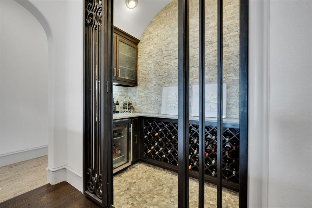 The Enclaves At Chateau Du Lac - Residential