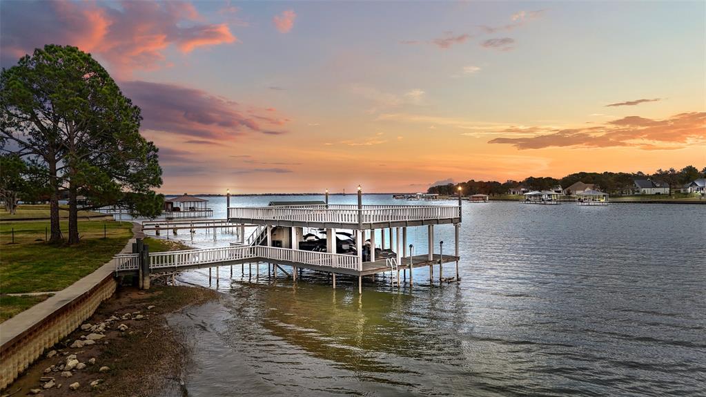 Gibson Lakeview Estate - Residential