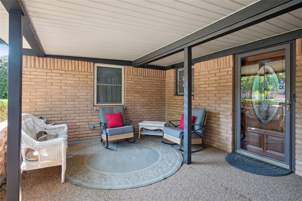 1001 Livingston Drive