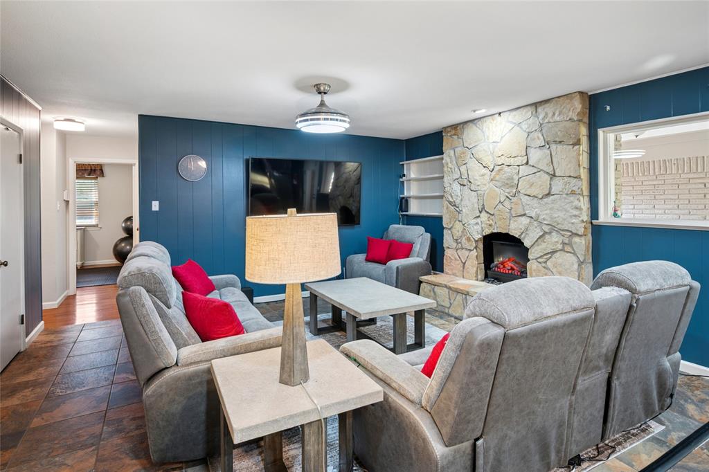 1001 Livingston Drive