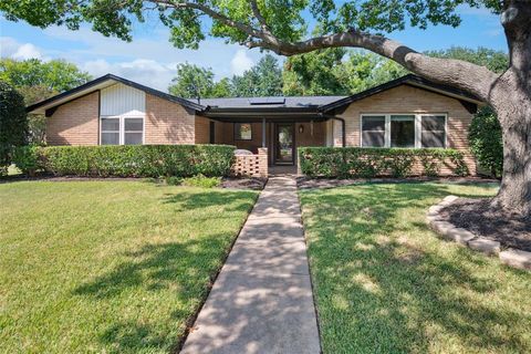 1001 Livingston Drive Hurst TX 76053