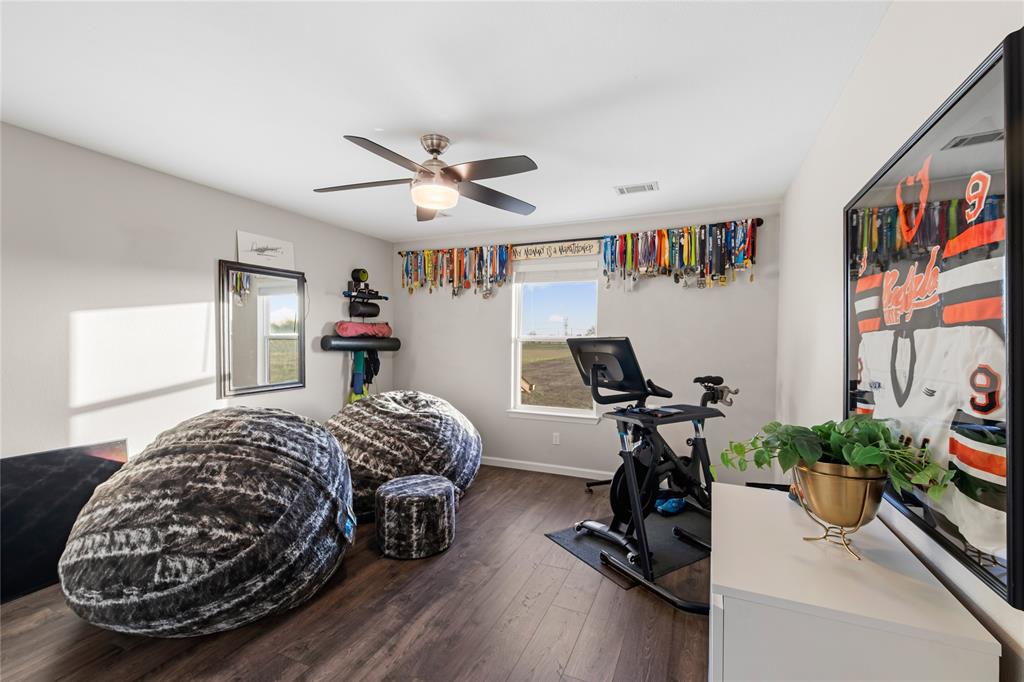 Krum, Texas 76249, United States, 5 Bedrooms Bedrooms, ,4 BathroomsBathrooms,Residential,Active,85914