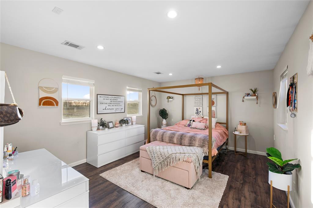 Krum, Texas 76249, United States, 5 Bedrooms Bedrooms, ,4 BathroomsBathrooms,Residential,Active,85914