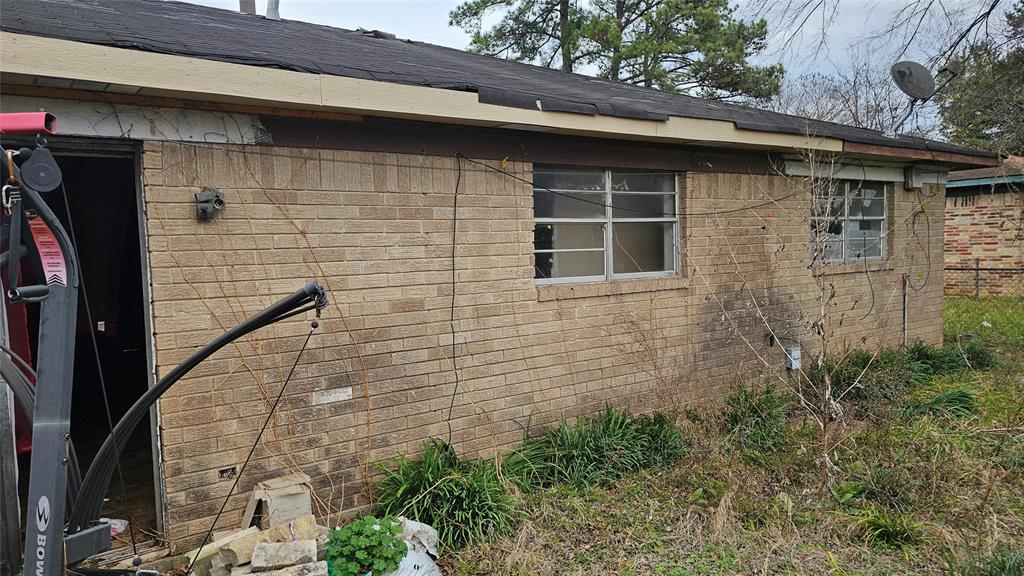 116 S Greenbrook Loop