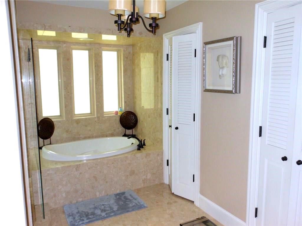 Grapevine, Texas 76051, United States, 4 Bedrooms Bedrooms, ,3 BathroomsBathrooms,Residential,Pending,15947