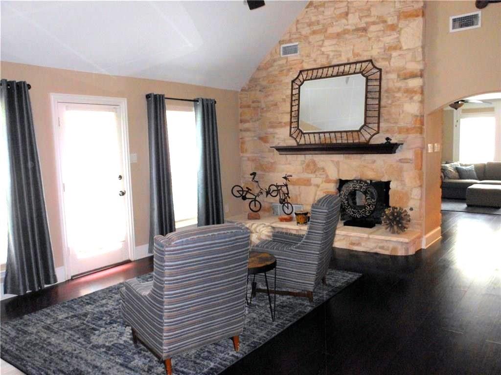 Grapevine, Texas 76051, United States, 4 Bedrooms Bedrooms, ,3 BathroomsBathrooms,Residential,Pending,15947