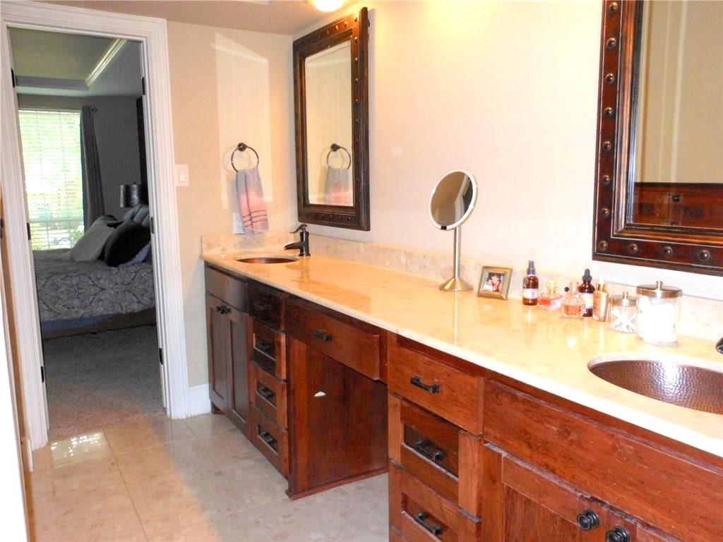 Grapevine, Texas 76051, United States, 4 Bedrooms Bedrooms, ,3 BathroomsBathrooms,Residential,Pending,15947