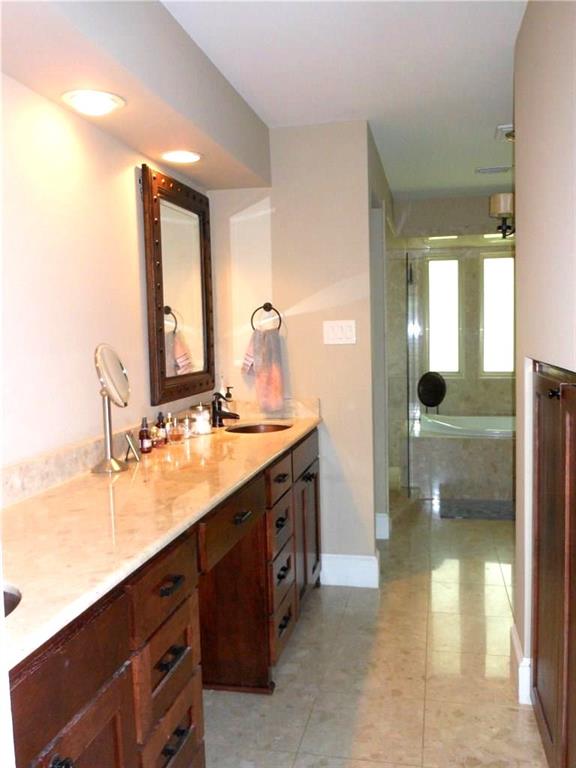 Grapevine, Texas 76051, United States, 4 Bedrooms Bedrooms, ,3 BathroomsBathrooms,Residential,Pending,15947