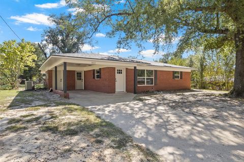312 Willow Street Hughes Springs TX 75656