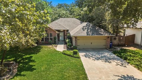 416 Meadowcrest Drive Azle TX 76020