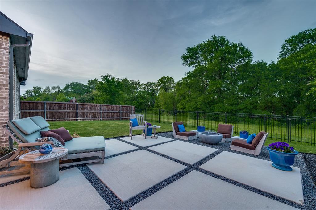 8620 Autumn Lake Trail