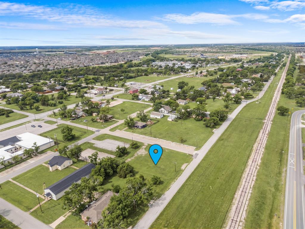 211 N Riggins Street