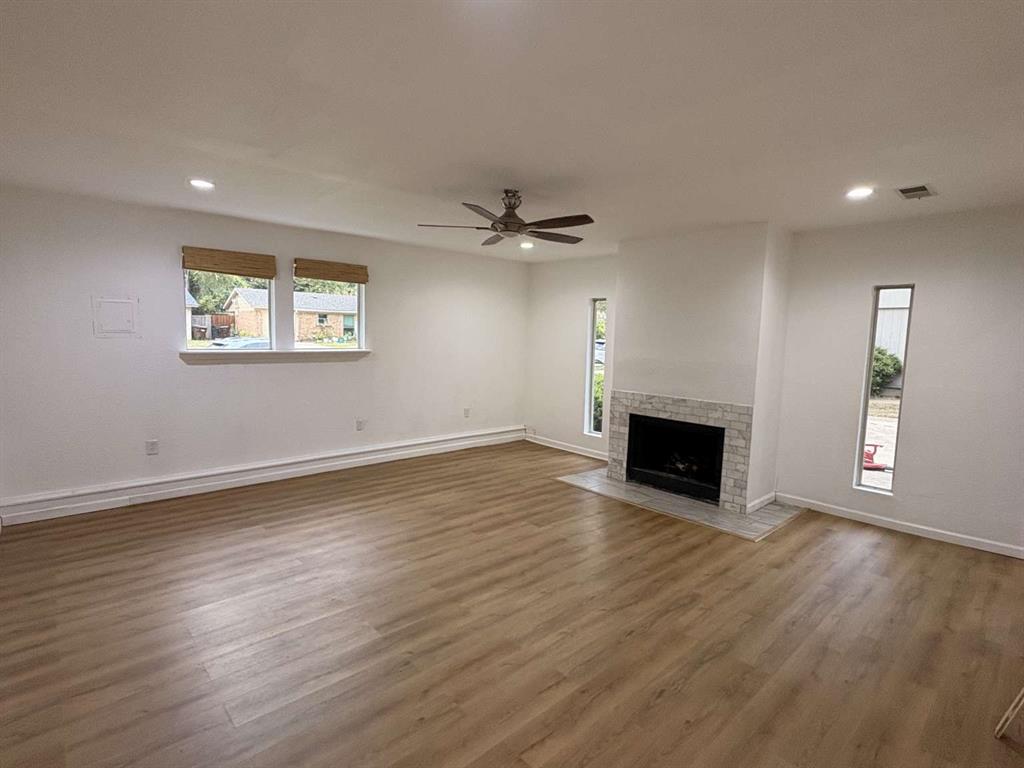 1400 Meadowcrest Drive