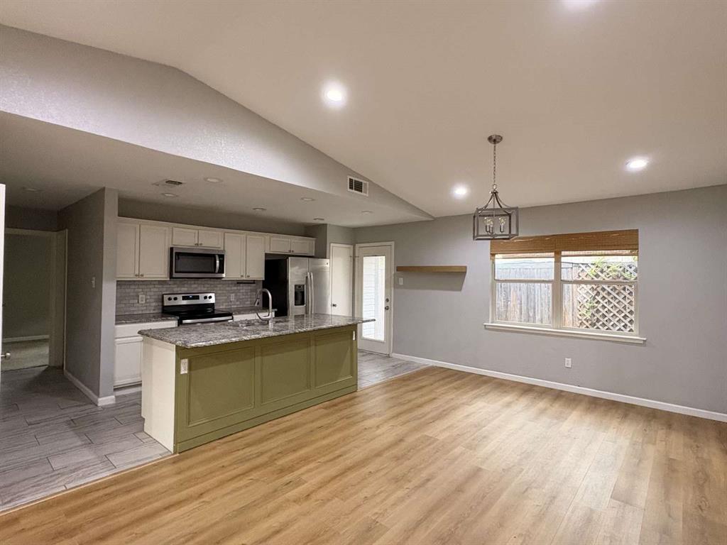1400 Meadowcrest Drive