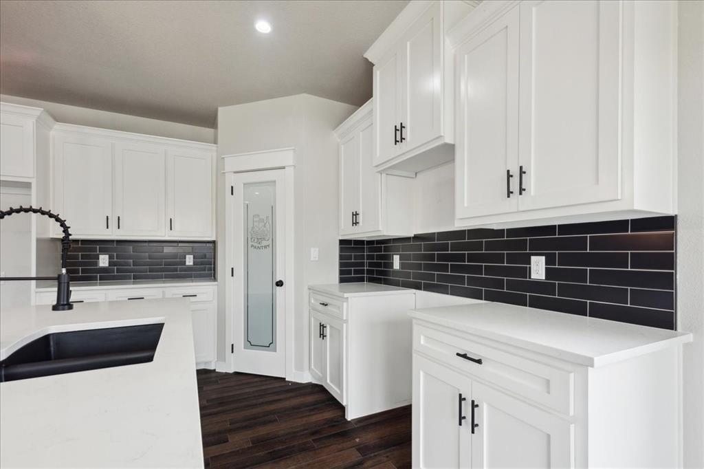 HUTCHINS ACREAGE - Residential