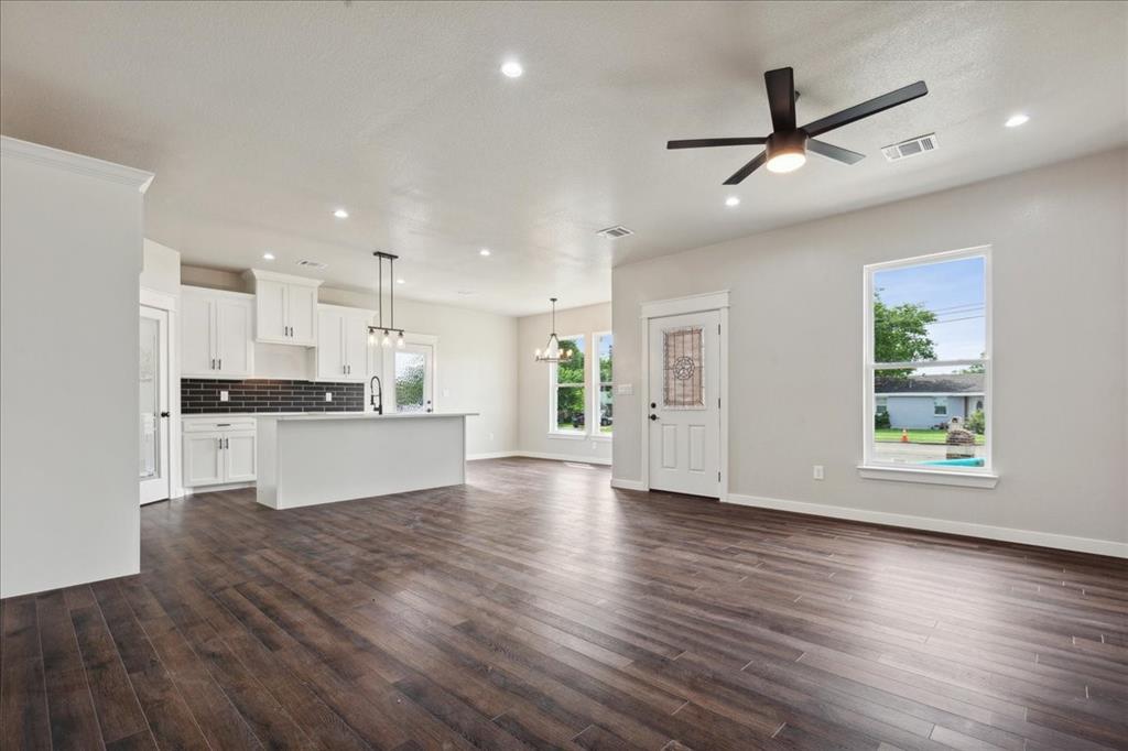 HUTCHINS ACREAGE - Residential