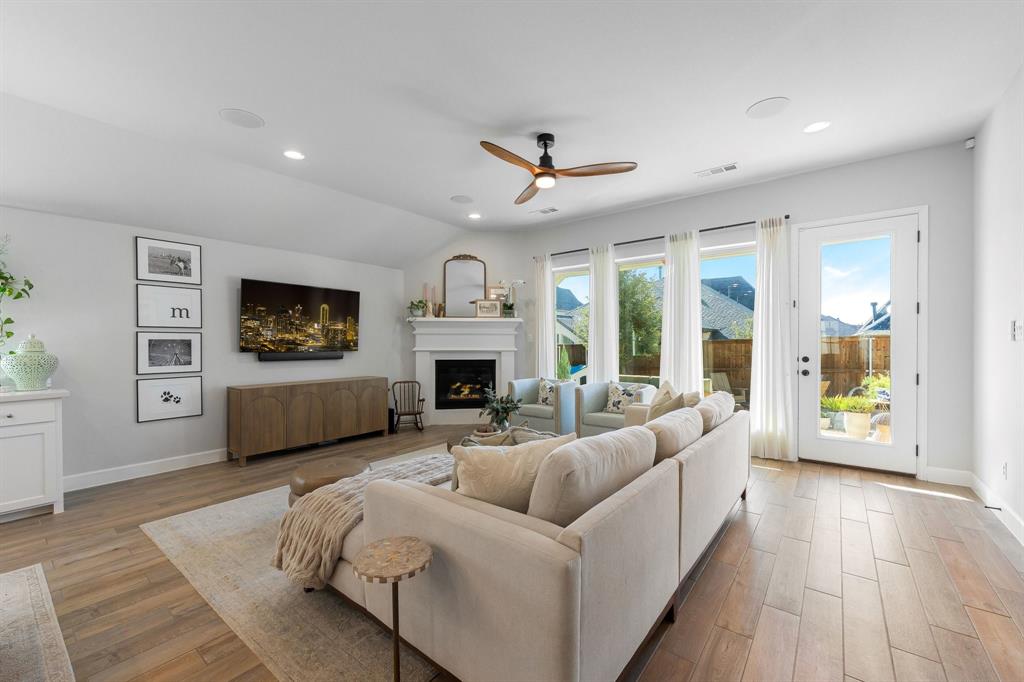 Mustang Lakes Ph Six - Residential