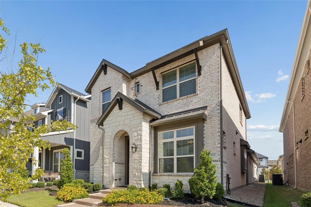 1505 Rose Willow Way