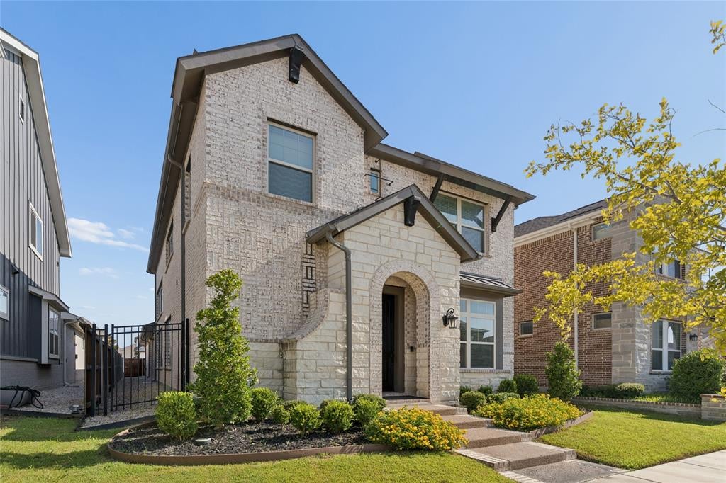 1505 Rose Willow Way