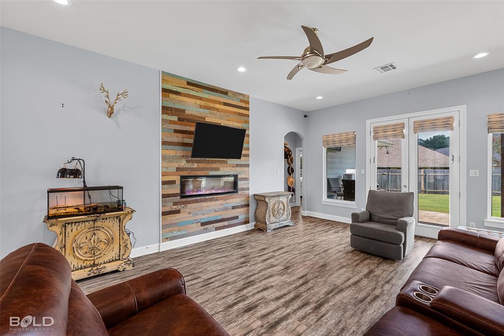 Norris Ferry Crossing - Residential