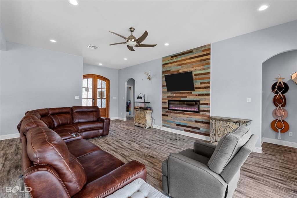 Norris Ferry Crossing - Residential