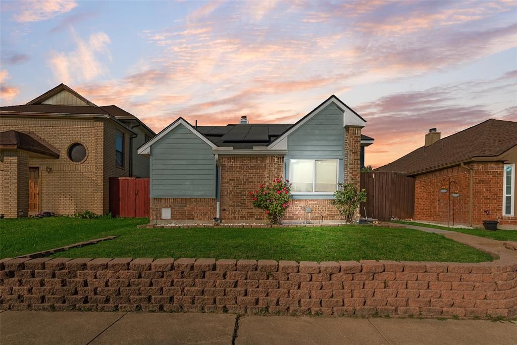 Photo of 1443 Windmill Lane, Mesquite, TX 75149 (MLS # 21232626)