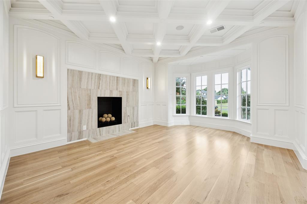 2000 White Wing Cove