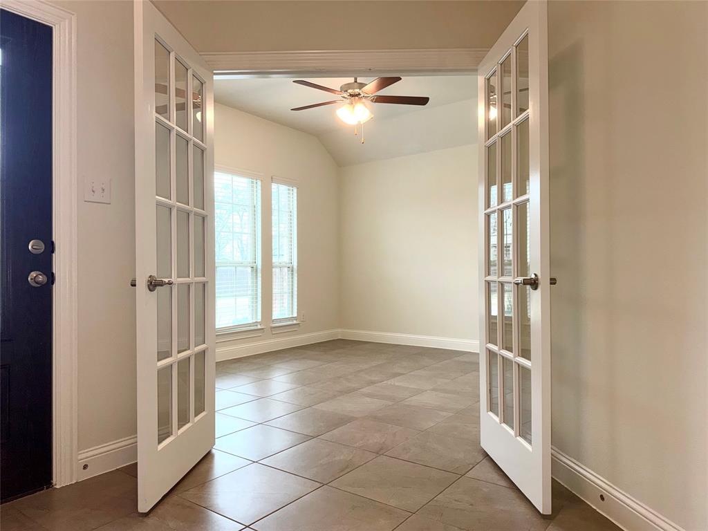 12700 White Sands Way