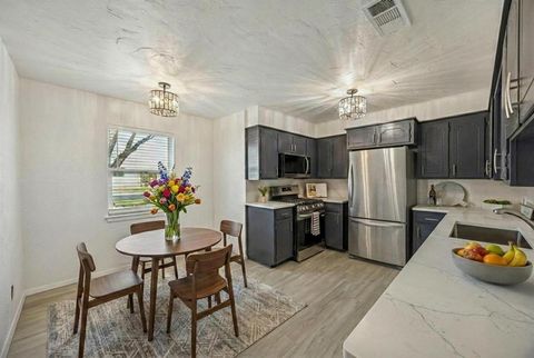 312 E Hampton Road Crowley TX 76036