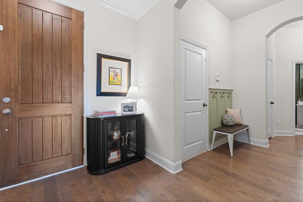 1944 Silver Falls Drive