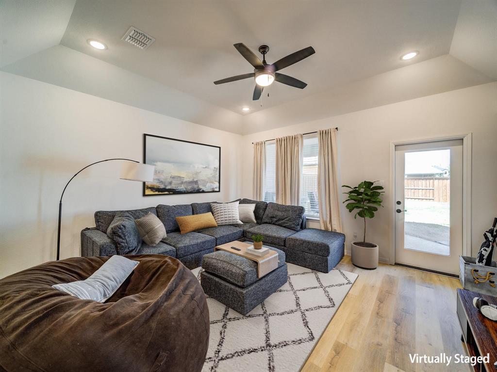 1820 Temple Hills