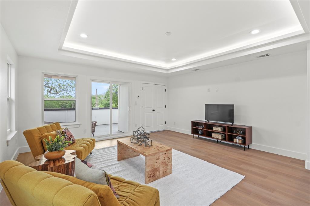 Freemans Columbia Ave - Residential Income