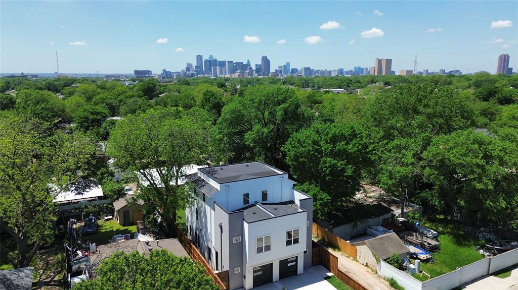 Freemans Columbia Ave - Residential Income