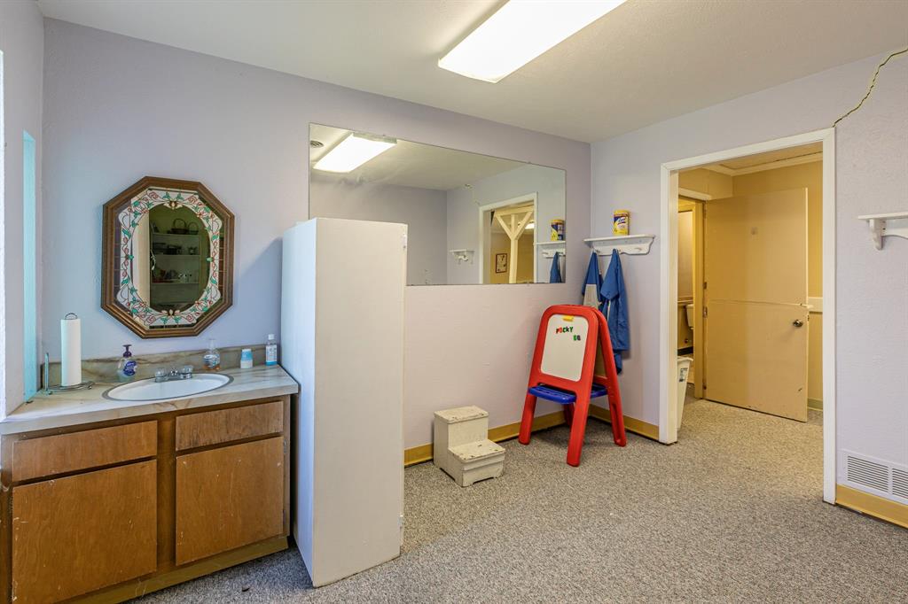 Charles Gibbs Surv Abs #534 - Commercial Sale