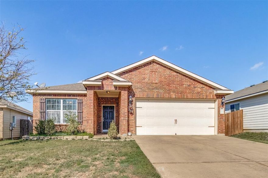 Cute 3-2-2 in Anna ISD ready now.     Open floorplan with split master.  Master bath features separate shower and garden tub.   Huge yard.  Carpet is only in 2nd and 3rd bedrooms.   Great kitchen with island and breakfast bar.   Pets on case by case basis.  Refrigerator-washer-dryer included.   Covered patio.  Close to shopping and schools.    Easy access to 75.   Pets ok on case by case basis.  OWNER IS PAINTING THE GREEN KITCHEN