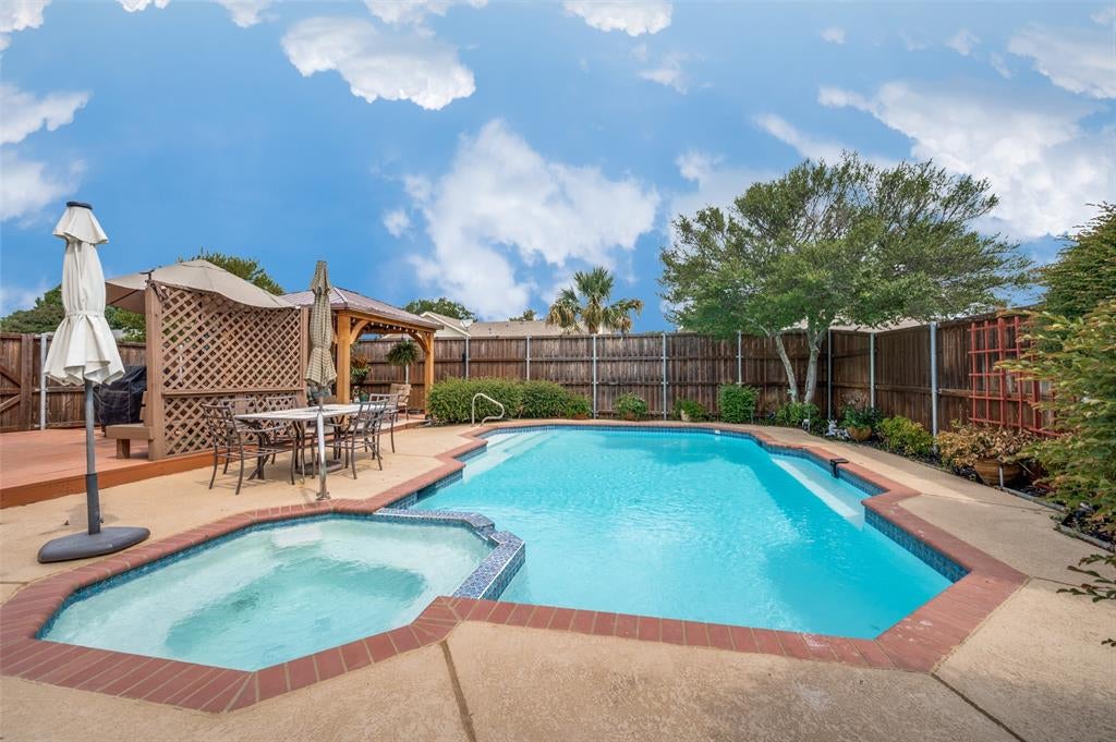 206 Carolina Court