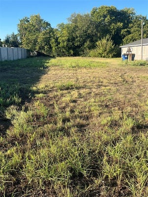 835 E 3RD ST, LANCASTER, TX 75146 - Image 85b3d4648db9a70b0e3bc5e8a8ac41f7/1448715767