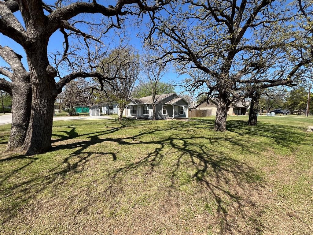 Photo of 300 W 4th Street, Springtown, TX 76082 (MLS # 21248774)