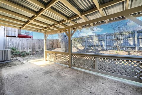 Tiny photo for 557 Trailcrest Drive, Garland, TX 75043 (MLS # 21045881)